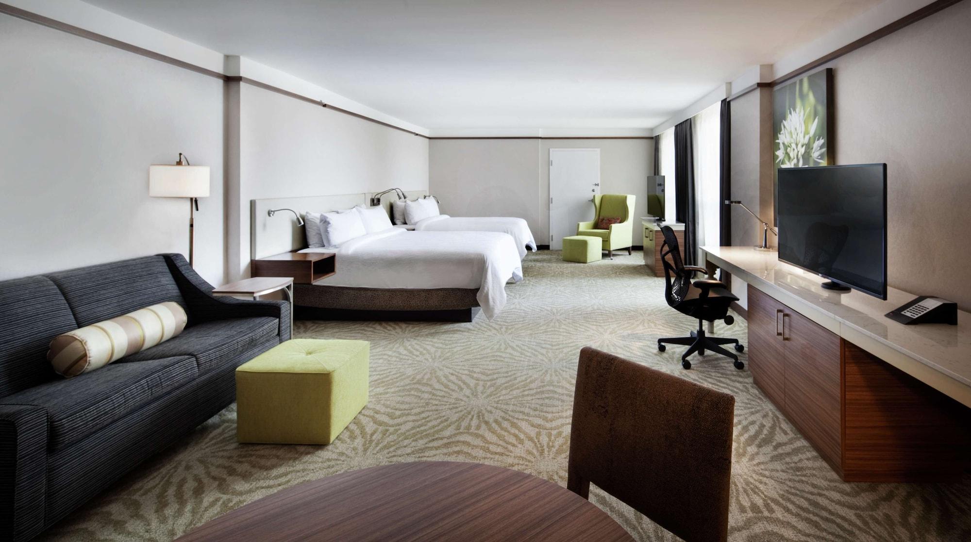 Hilton Garden Inn Montreal Airport Дорваль Экстерьер фото