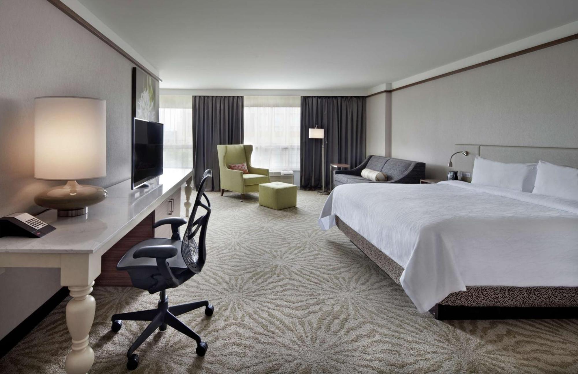 Hilton Garden Inn Montreal Airport Дорваль Экстерьер фото